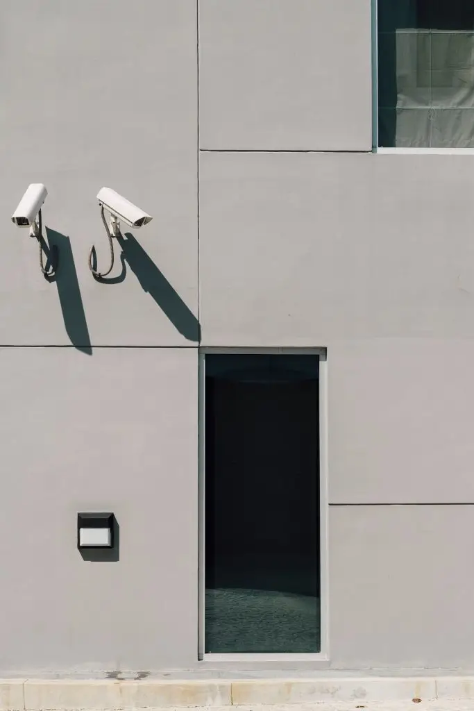Kamera der Videoüberwachung an einem Gebäude