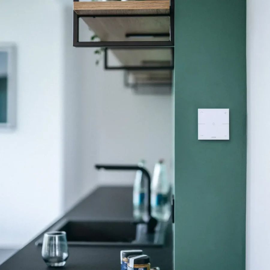 Loxone Touch Pure auch in der Nachrüstung möglich