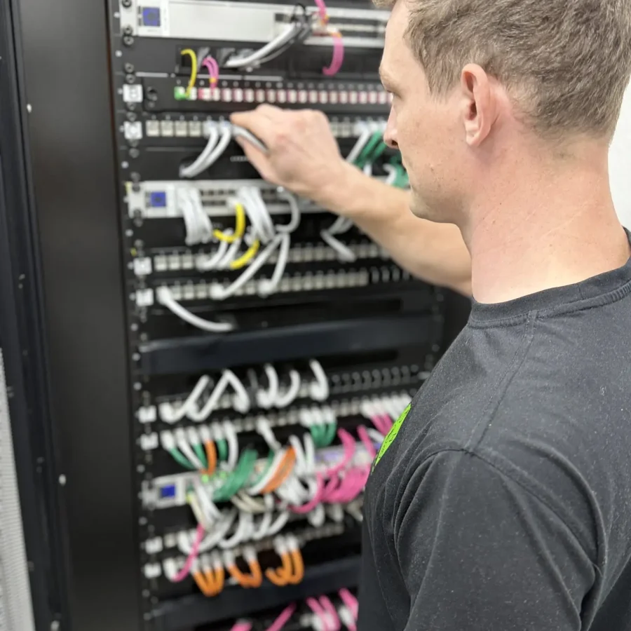 Wartung im SmartBuilding - dazu gehört auch die Netzwerktechnik.